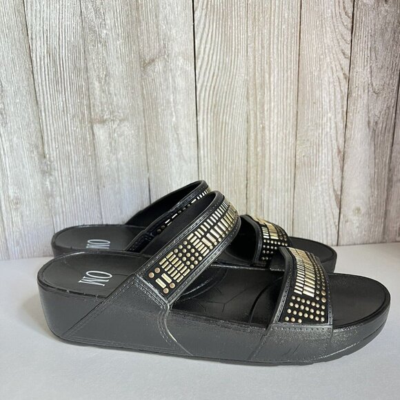 Slip on sandals, black w gold beads on straps, size 8 US - Picture 9 of 16